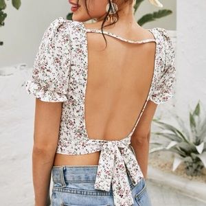 SHEIN Backless Knotted Ditsy Floral Print Top